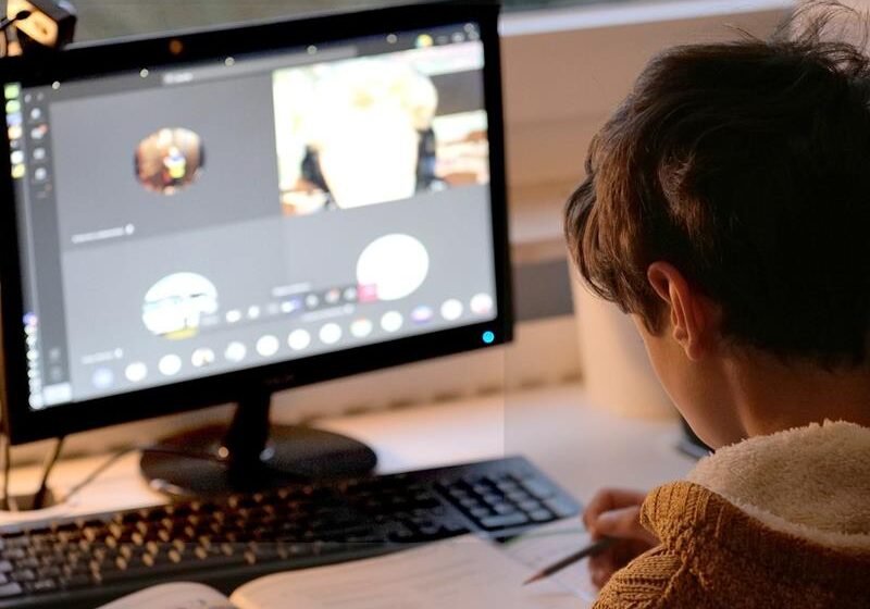 De ensino híbrido a reconhecimento facial. Para onde vai a educação?
