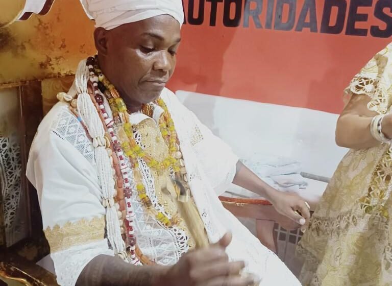  Pai Sales de Oxum faz atendimento espiritual em Salvador