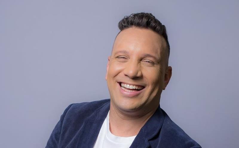  Cantor e compositor Anderson Rangel grava projeto ao vivo na ADVEC Recreio, no RJ