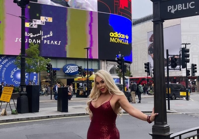 Infuencer trans, cover de Mariah Carey, chama atenção em ruas de Londres anunciando ‘It’s time’ antes da diva